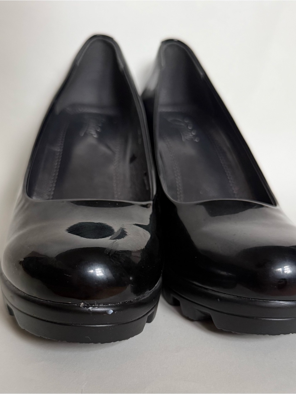 Shiny Chunky Black Heels - Picture 6 of 8